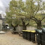 Le nouvel emplacement des containers à ordures dans le village dEmbres